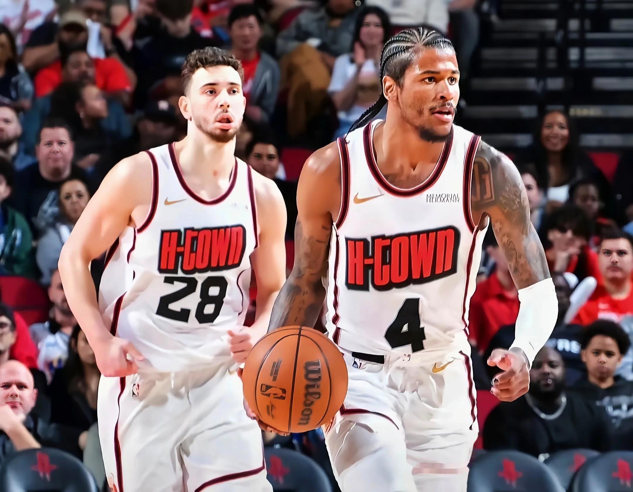 包含NBA最新动态：快船队轻松取胜喜提八连胜卫冕头名的词条